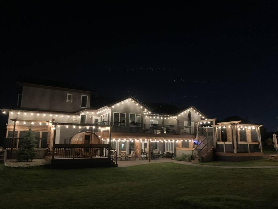 Dragonfly Inn Loft Suite Sherwood Park Kültér fotó